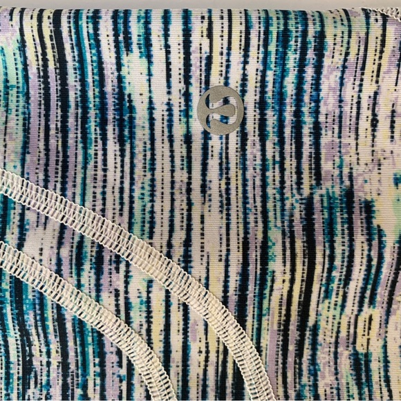 Lululemon Inspire Crop II | Blurry Belle (W6APRS) | Size 4 | EUC - Picture 7 of 12